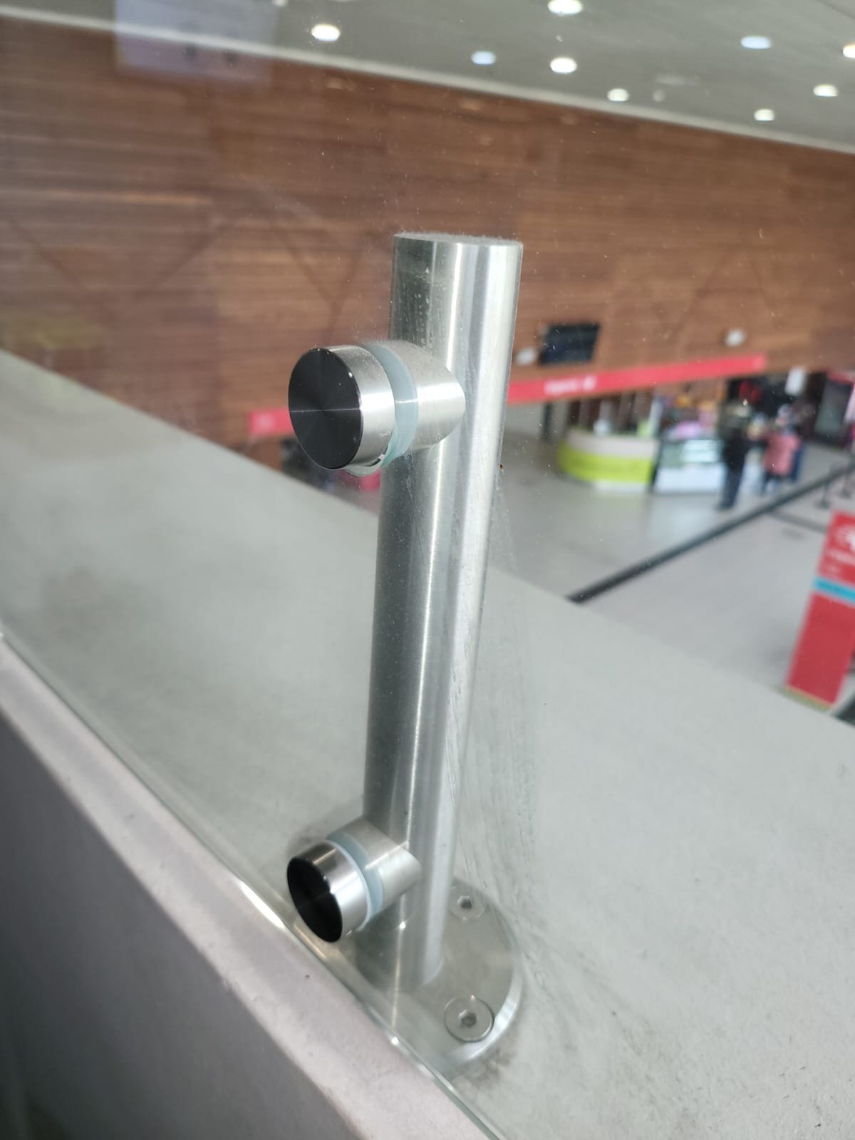 Soporte de acero inoxidable, trabajo realizado por Raisa en Barandas