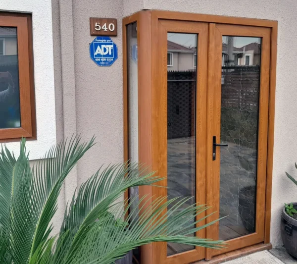 Puertas PVC Residenciales